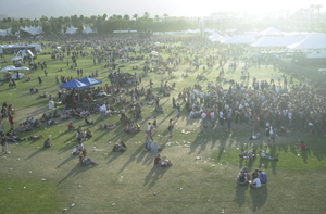 ariel crowd.jpg